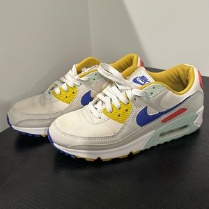 Nike Woman's Air Max Casual Size 9